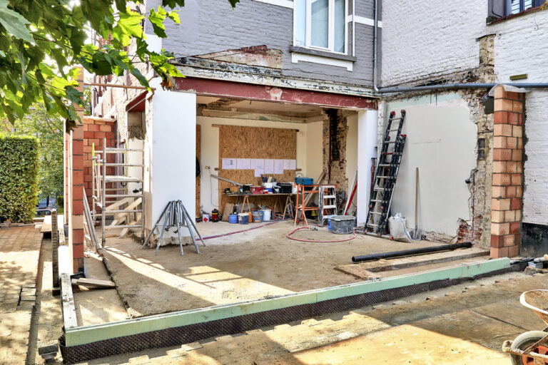 New,wall,and,ground,for,a,modern,extension,of,a