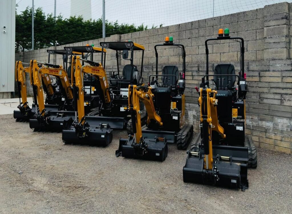 J Keane Launceston New Mini Diggers